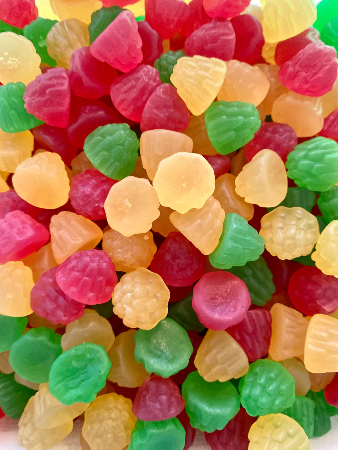 Tropical fruit flavored berry gummies
