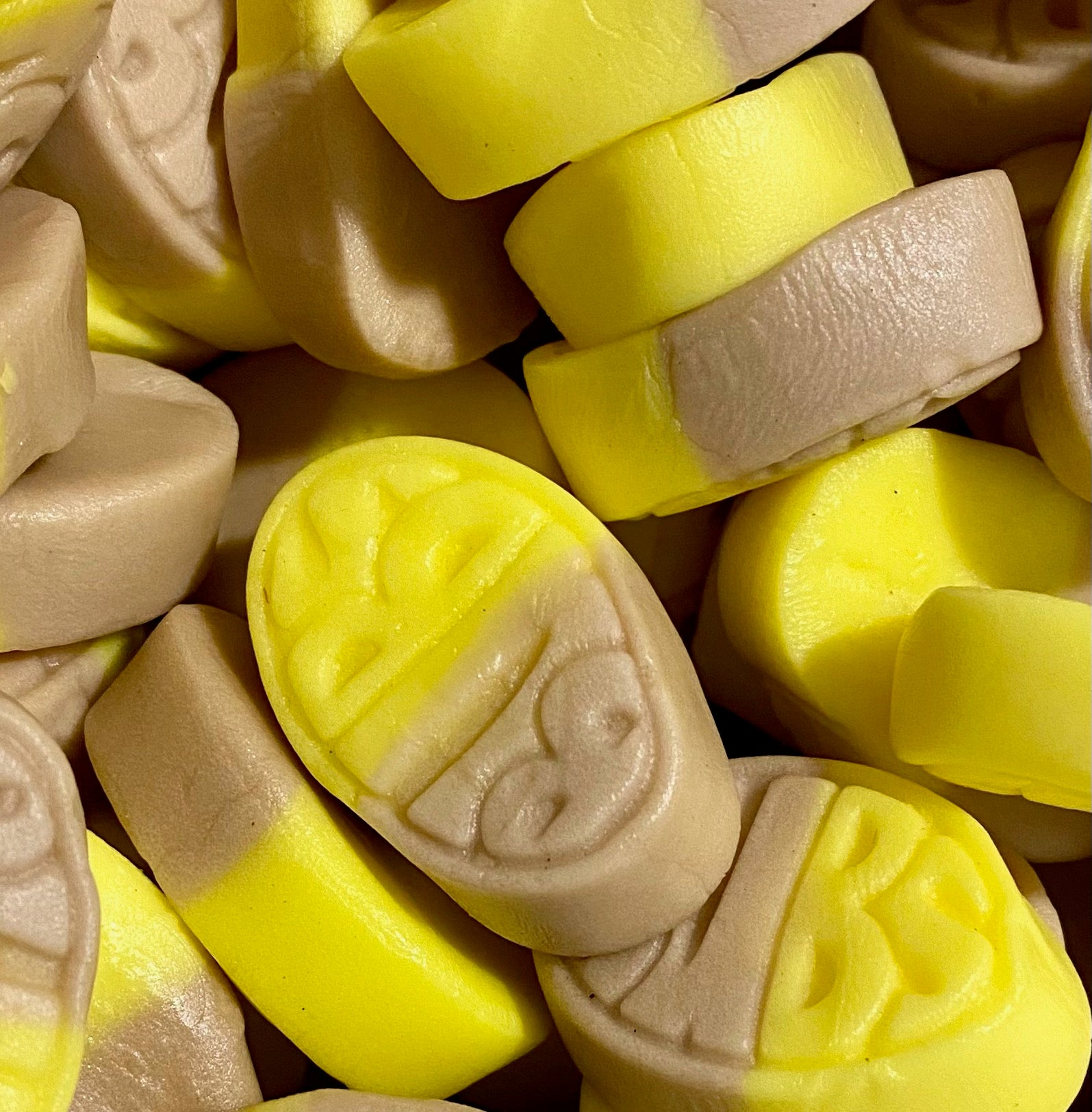 banana caramel bubs swedish candy