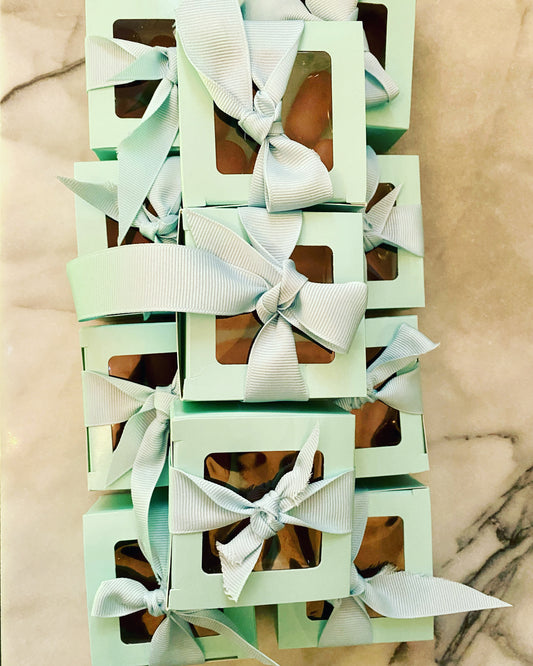 Petit Pralines Chocolate Box